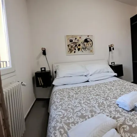 Alloggiamo Bed & Breakfast *